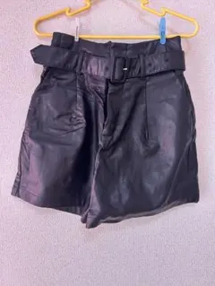 INGNI フェイクレザーショートパンツ