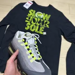 新品タグ付きNike SLOW YOUR SOLE 長袖カットソーのサムネイル