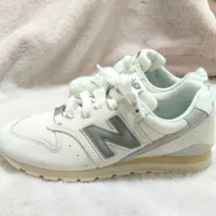New Balance 996 スニーカー ホワイト22.5cmのサムネイル