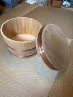 愛桐のタガ埋め込み式お櫃 貴重品 お値打ち物です。3合用。入手困難品