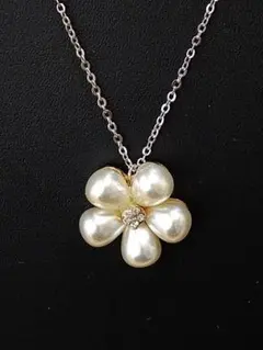 レディースネックレス かわいい花柄パール 新品未使用