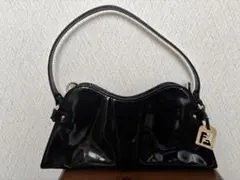 FENDY オーセンティックブラックパテントレザーバック