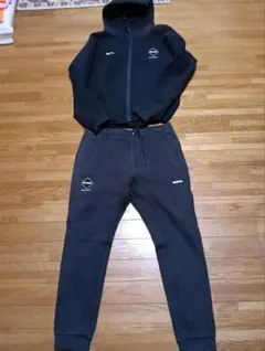 F.C.R.B.セットアップ F.C.Real Bristol 黒 上S 下M