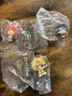 カラフルピーチ　ぺたっとねじまきますこっと