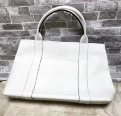 値下げ【美品】パイソン型押し本革トートバッグ　ユニセックスA4サイズ　肩掛け白