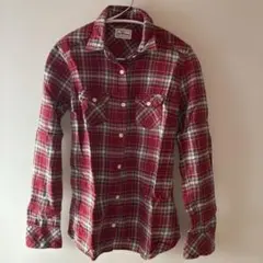 チェックシャツ