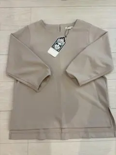 シューラルー シャツ