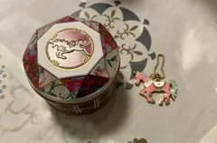 青山デカーボ　ユニコーン缶