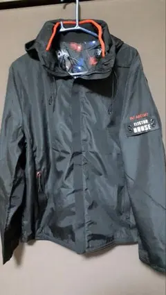 激安。新品！韓国ポップ俳優御用達ブランド！あたたかいパーカー付きジャンパーXL