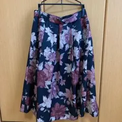 7月いっぱいの出品＊ロペピクニックの花柄フレアスカート＊