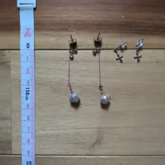 パールとゴールドのロングピアスとクロスピアスセット