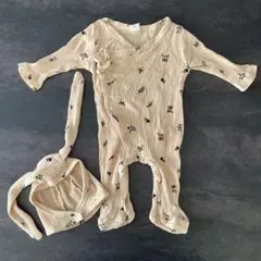 ベージュ花柄ロンパースと帽子セット