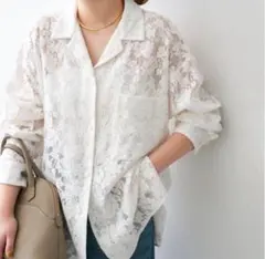 【極美品】 完売品 25年　spick&span レースオープンカラーシャツのサムネイル