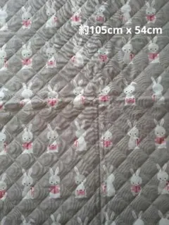 プティデポーム☆読書ウサギ柄キルティング生地 約105cm x 54cm