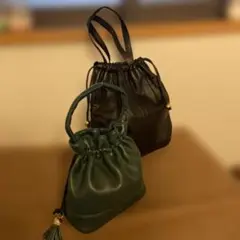 レザー調巾着型ハンドバッグ 2色セット