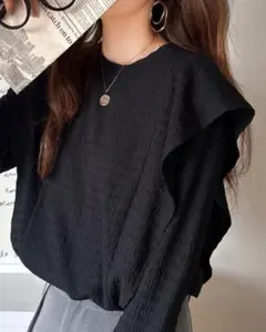 フリル付き黒長袖トップス Mサイズ