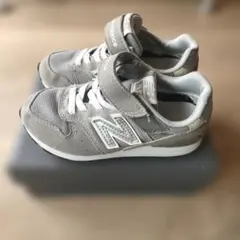 New Balance YV996GR3 キッズシューズ 18.0cm グレー