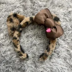 キティちゃんヒョウ柄ファーリボンカチューシャ