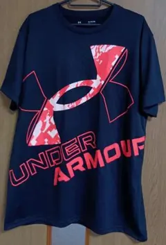 【UNDER ARMOUR】 テック ワード マーク シーズナルTシャツ