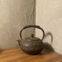 南部鉄器 丸久 桜紋 縄巻弦 小鉄瓶 鉄急須 急須 鉄器 茶道具 骨董