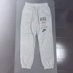 NIKE グレー スウェットパンツ