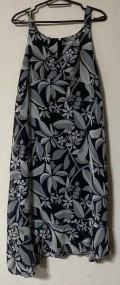 【SALE！】NAF NAF 花柄ノースリーブロングワンピース　9号のサムネイル