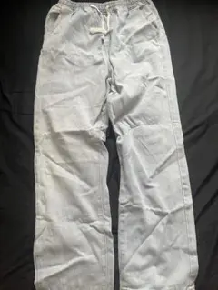 ライトグレー ストレートデニムパンツ