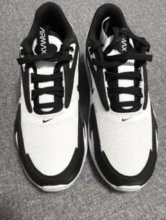 Nike Air Max ボルト　ホワイト/ブラック スニーカー