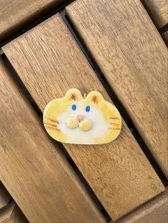 ハンドメイド 猫のペンダントチャーム 石粉ねんど