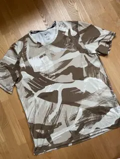 オシャレ！Nike Dri-FIT カモフラージュ Tシャツ M