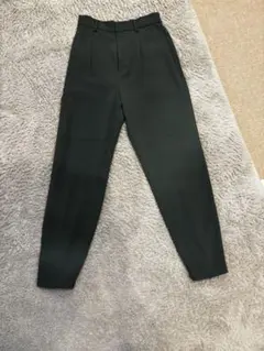 UNIQLO カーキ テーパードパンツ 36