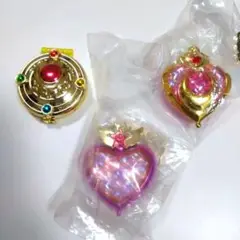 セーラームーン ガチャ　変身ブローチ コレクション