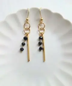 NO.107　ブラックビーズ　スティック　ピアス/イヤリング