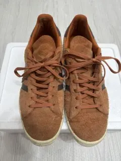 ブラウン スニーカー