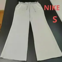 Nike Dri-FIT ライトグレー カジュアルパンツ