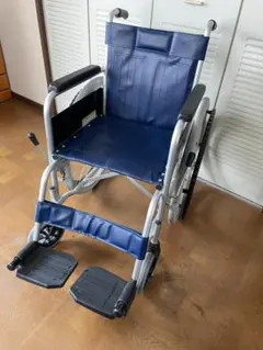 【未使用・展示品】カワムラサイクル 自走式車椅子 KR801N-R ネイビーのサムネイル
