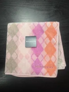 【新品未使用】BURBERRY タオルハンカチ ダイヤモンド柄