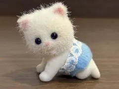 シルバニアファミリー ペルシャネコ　赤ちゃん　青い目