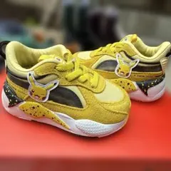 PUMA ポケモンコラボスニーカー イエロー - メルカリ