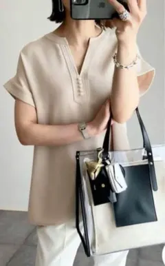 キーネック シャツ