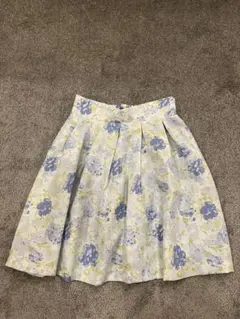アースミュージックエコロジー　青と黄色の花柄フレアスカート　Sサイズ
