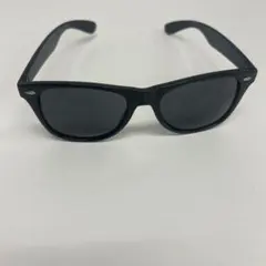 ウェリントン型 サングラス ブラックのサムネイル