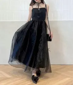 HerPraha】Gatherd Dress LITMUS - メルカリ