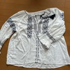 ホワイト 刺繍入り 五分袖チュニックのサムネイル