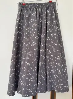 アースミュージックアンドエコロジー　小花柄　ロング　フレア　スカート　F