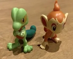 ポケモン フィギュア 2体セット（キモリ、ヒコザル）