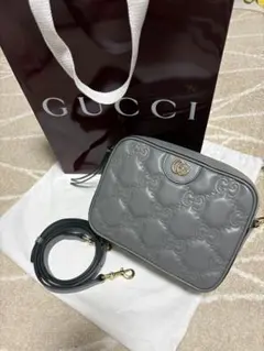 GUCCI GGマトラッセ　グレー レザー ボストンバッグ GUCCI GGマトラッセ グレー レザー ボストンバッグ - メルカリ