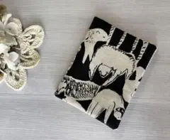 ミナペルホネン　文庫本サイズ　ブックカバー