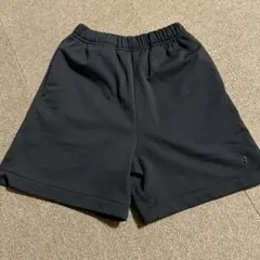 New Balance 黒 ハーフパンツ