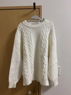 ホワイト ケーブル編み セーター Mサイズ